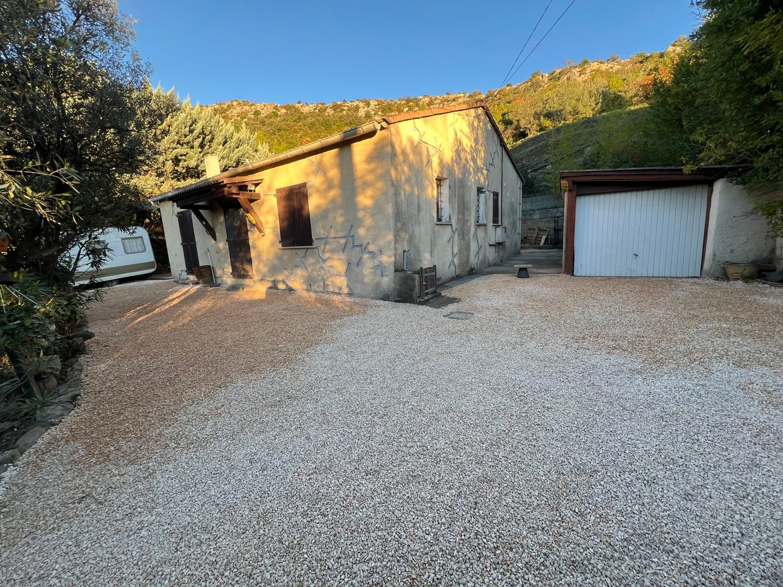 Mur réparé par agrafage après intervention de REHAB HABITAT