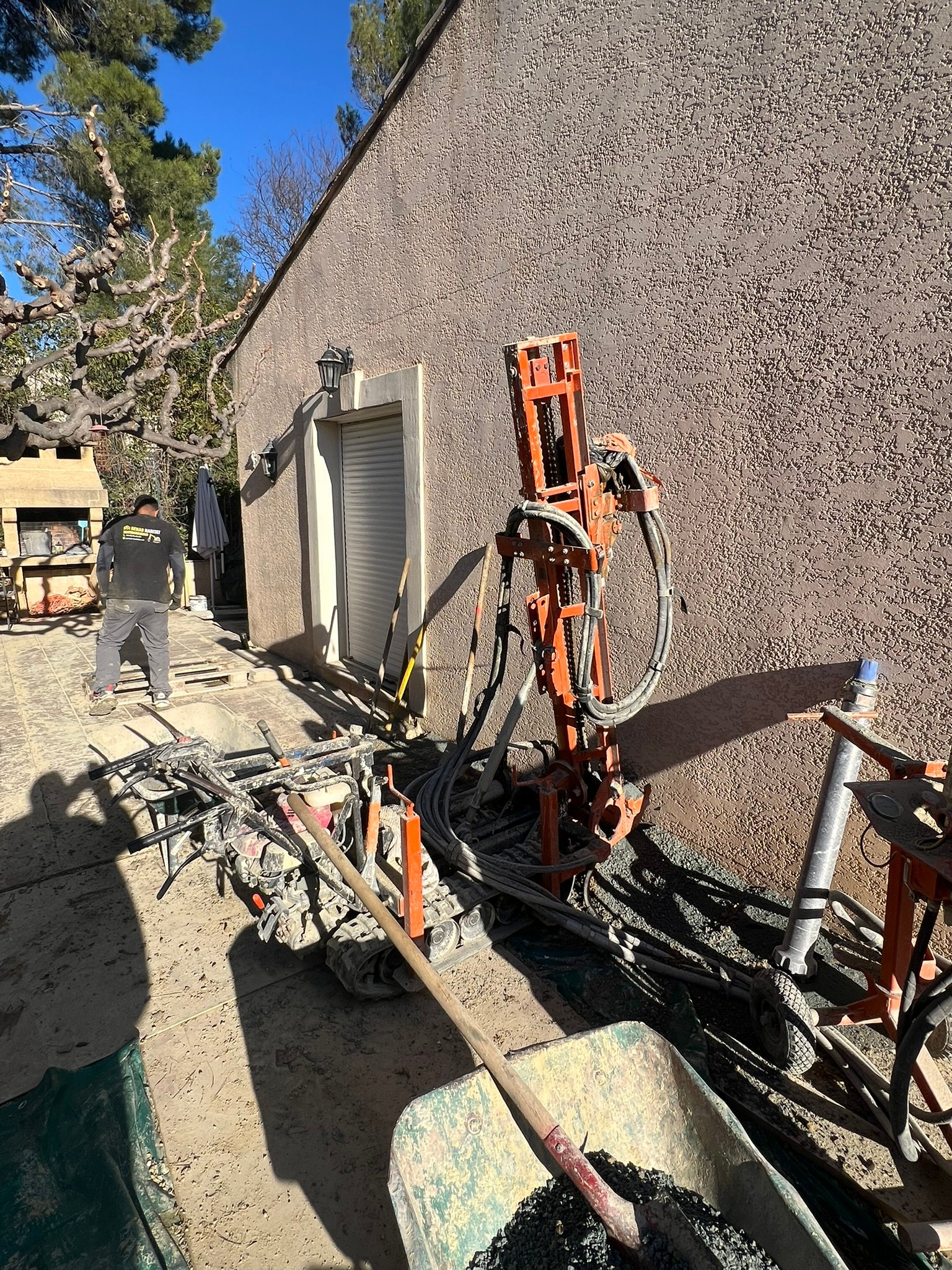 Suivi d'une fissure avec une règle et une date