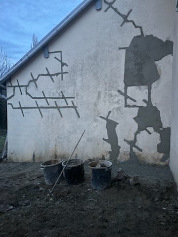 Intervention Rehab Habitat sur fissures : traitement de la cause avant finition